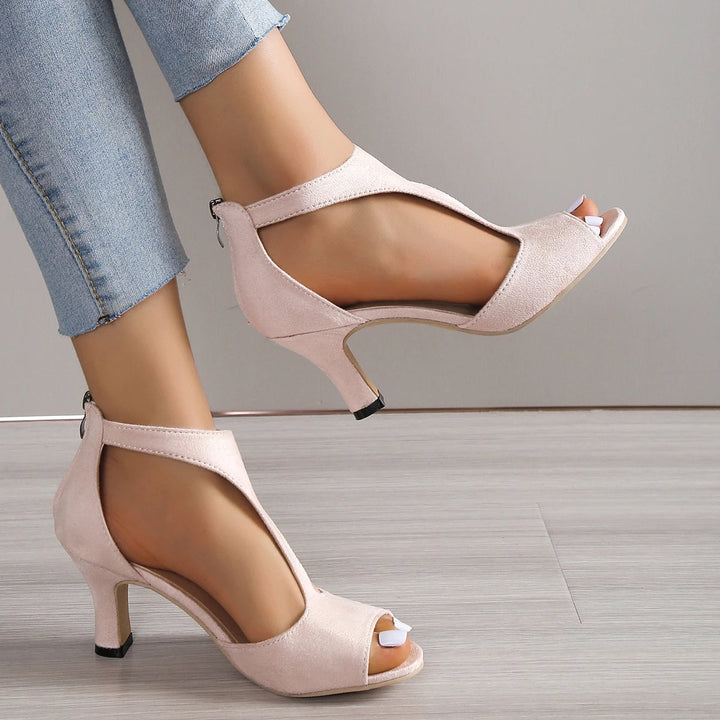 Emilia | Women&