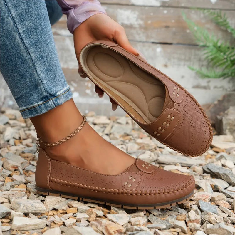 Clover | Women’s Perforated Round Toe Loafers
