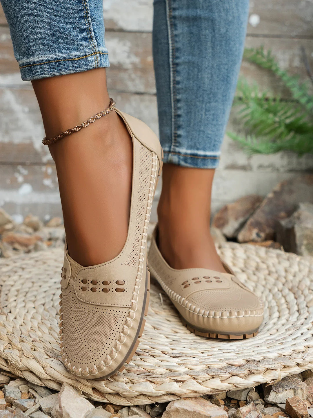 Clover | Women’s Perforated Round Toe Loafers
