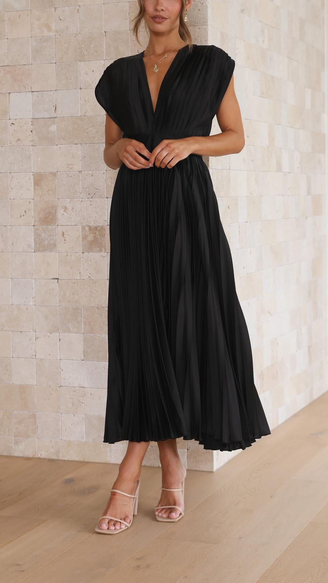 Maria | Women’s Pleated V-Neck Maxi Dress