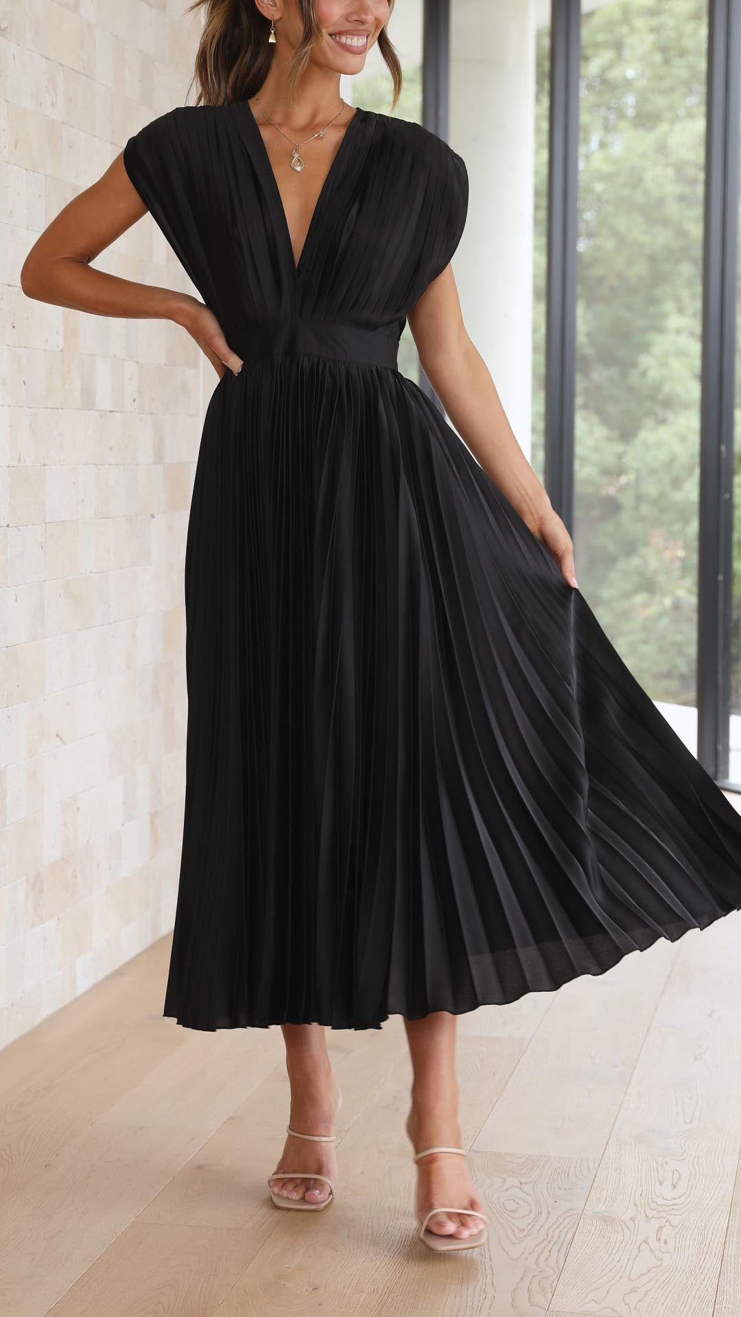 Maria | Women’s Pleated V-Neck Maxi Dress